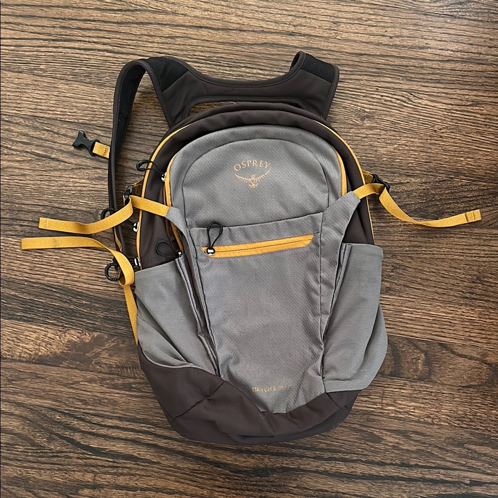 Osprey Gray and Yellow Backpack with Modern Design